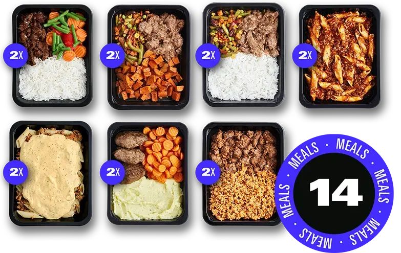 Sju färdiglagade matlådor med protein, ris, pasta och grönsaker för träningskost.